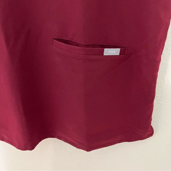 Figs Technical Collection Scrub Shirt - Picture 4 of 7